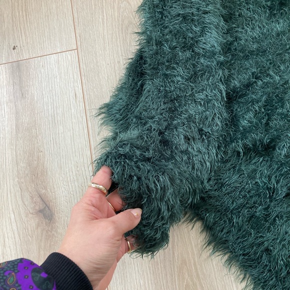 ASOS winter green fluffy sweater - Picture 2 of 4